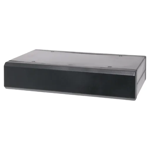 Similar in appearance to the deluxe full rack cases, these half rack modular cases offer great verstility to any product.