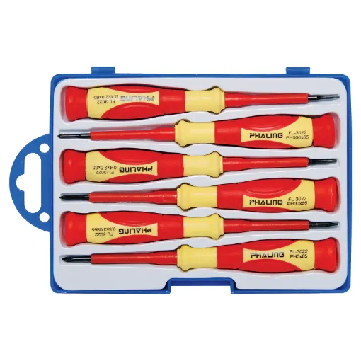 Precision screwdrivers with rotating top ferrule for
general servicing. Contains 3 flat blade (2.0, 2.5,
3mm) and 3 phillips head drivers (#000, #00, #0).
Supplied in a robust carry case. 65mm shaft length.
