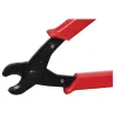 Curved jaws to easily cut through cables up to 9.5mm in diameter. Includes catch to lock handles closed when 
not in use.